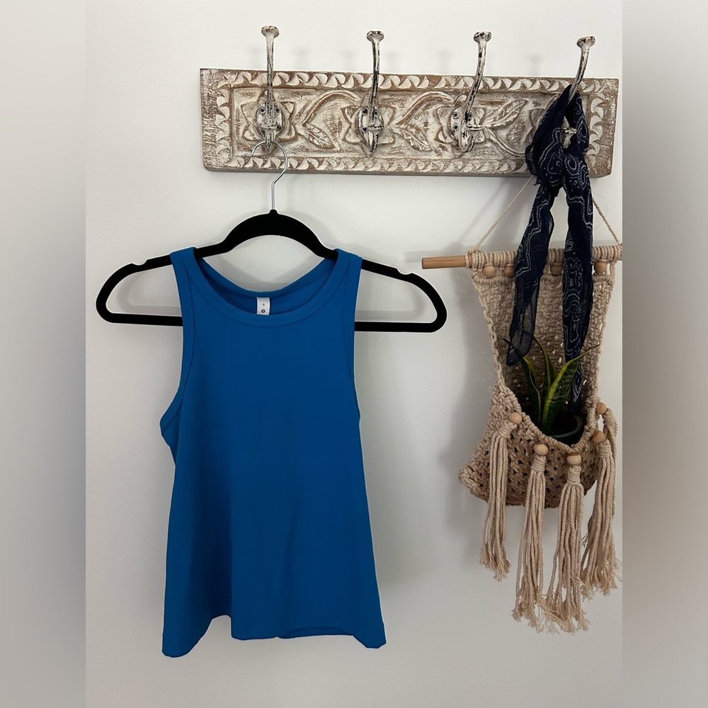 Lululemon tank